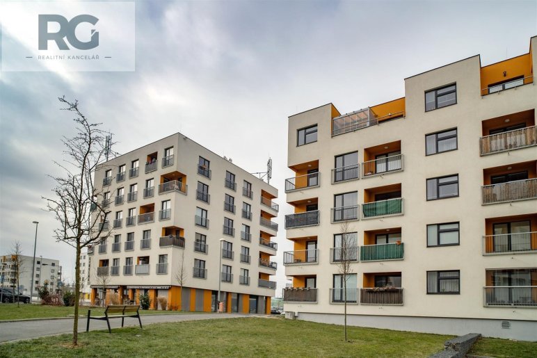 Prodej bytu 3+kk, 57m2, balkon, garážové stání, Praha Uhříněves