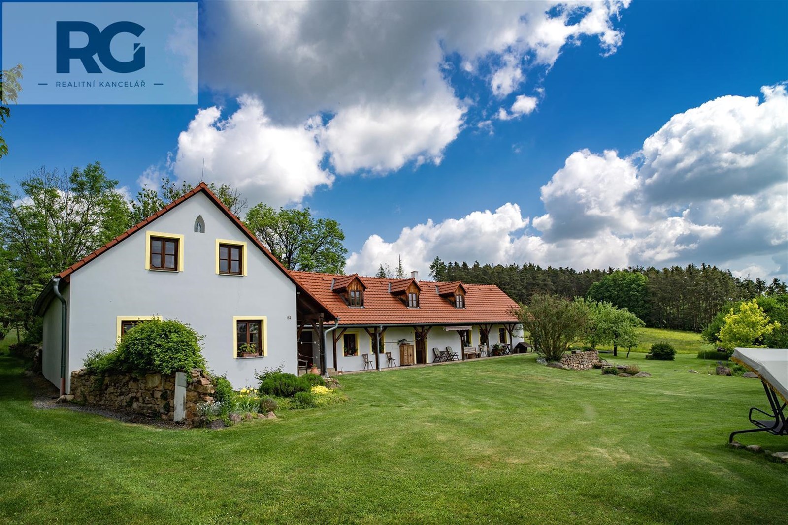 Prodej rodinného domu s pozemky, 58209 m², Lučkovice č.24